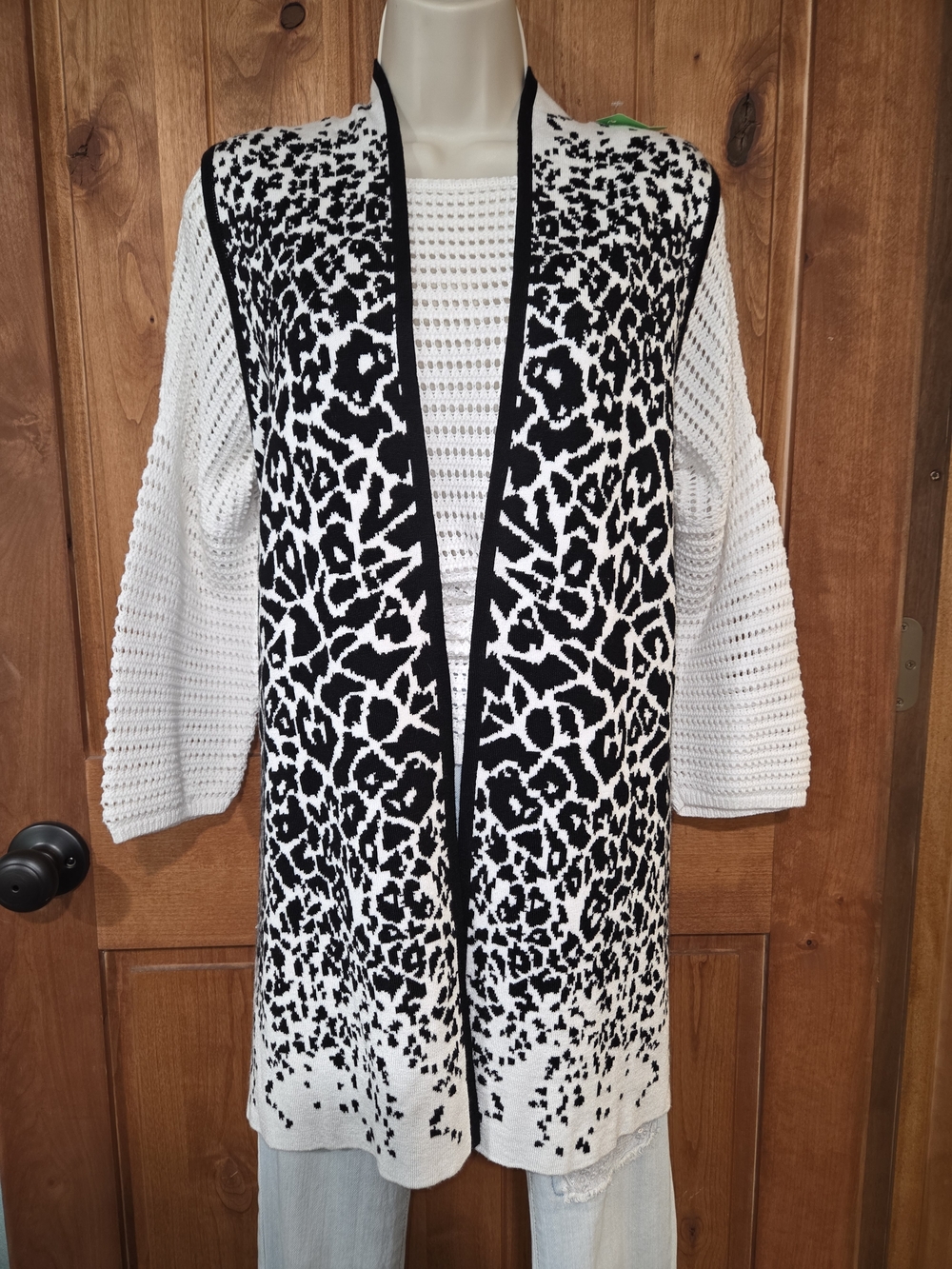 Investments Black & White Open Front Long Vest‎